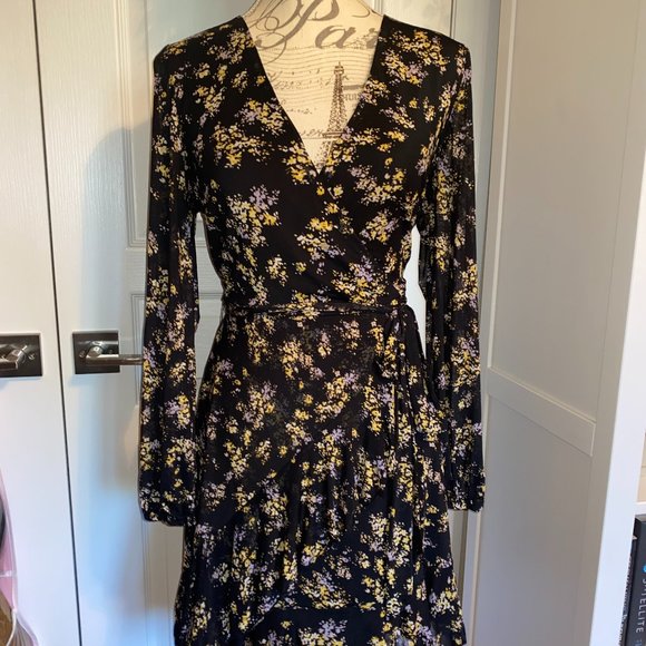 Floral wrap dress with sheer sleeves - Picture 1 of 2